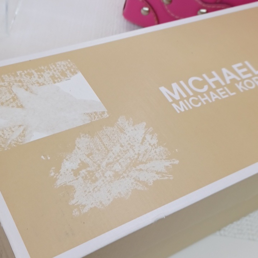 Michael Kors Nori Flat NIB - Picture 9 of 10